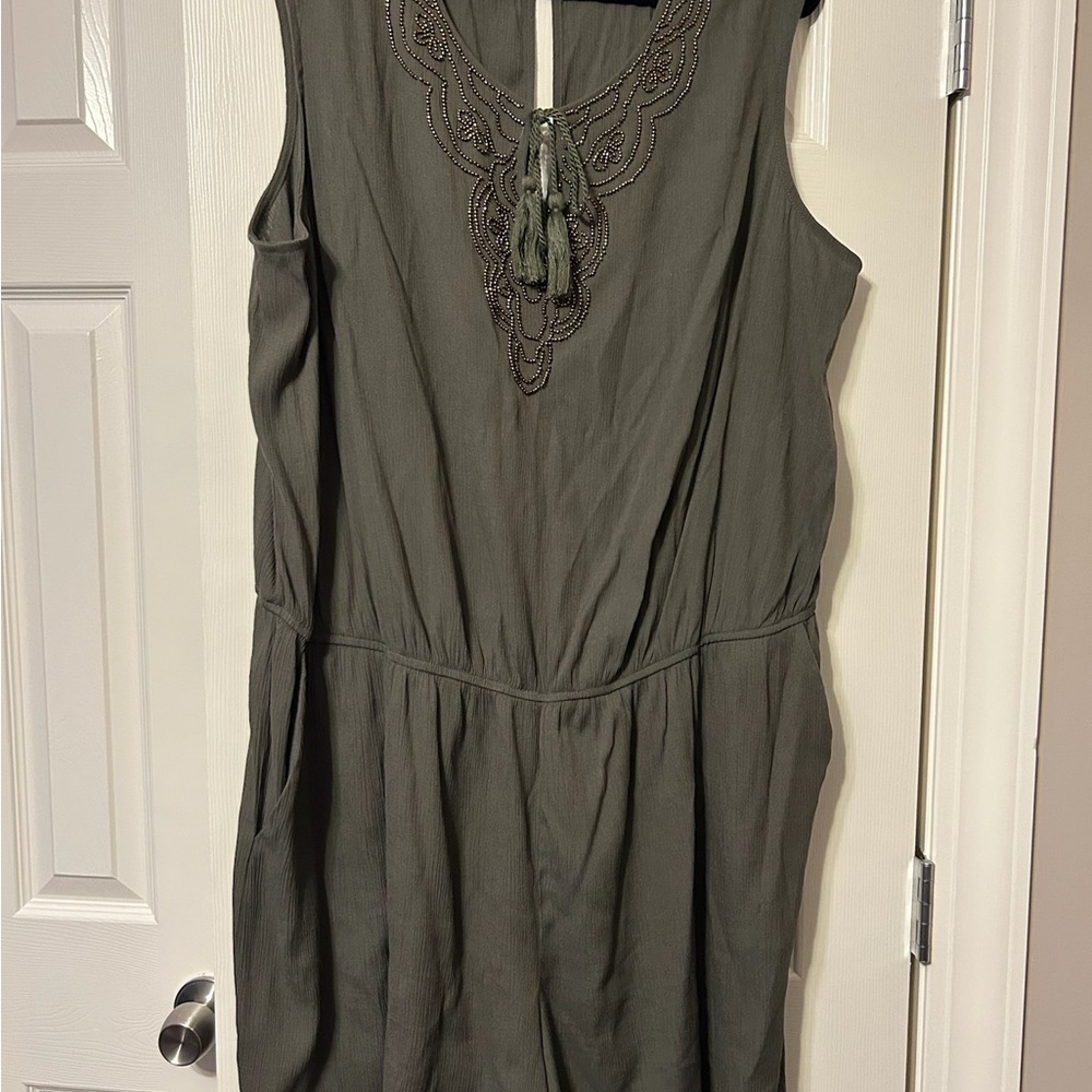 Green Sleeveless Romper with Embroidered Detail